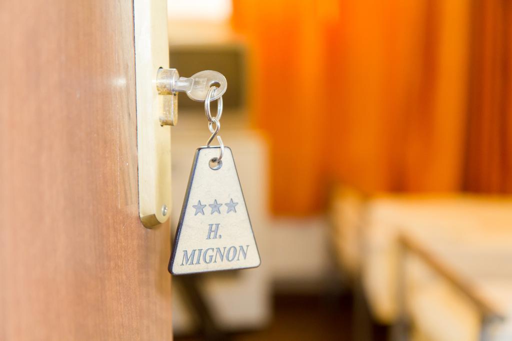 Hotel-Hostel Mignon Mamaia -Private Rooms With Free Parking Exterior photo