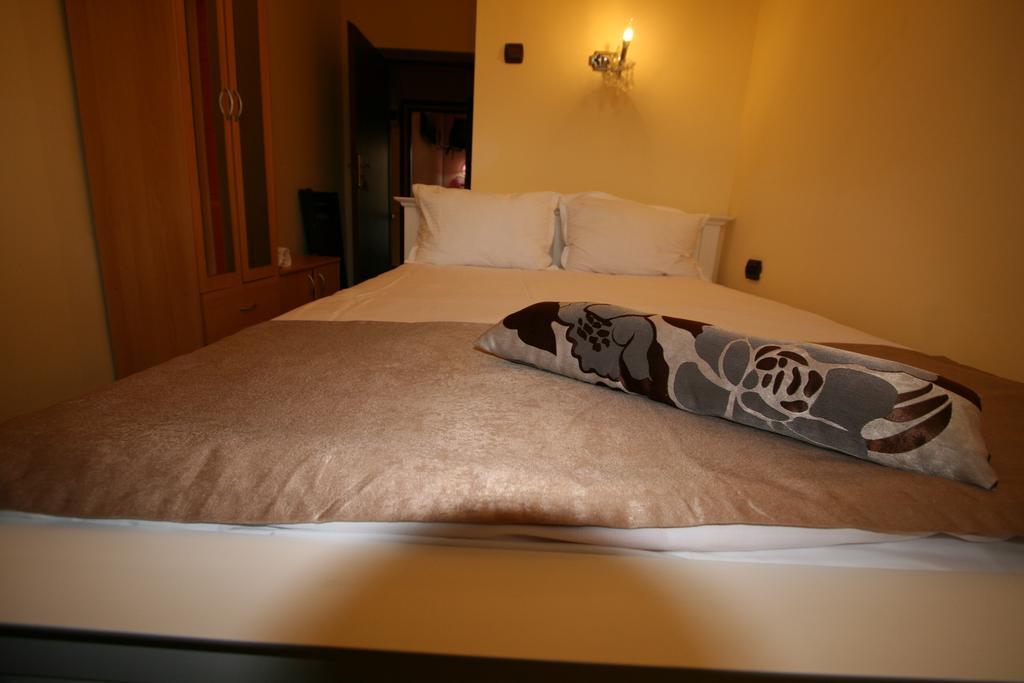 Hotel-Hostel Mignon Mamaia -Private Rooms With Free Parking Exterior photo