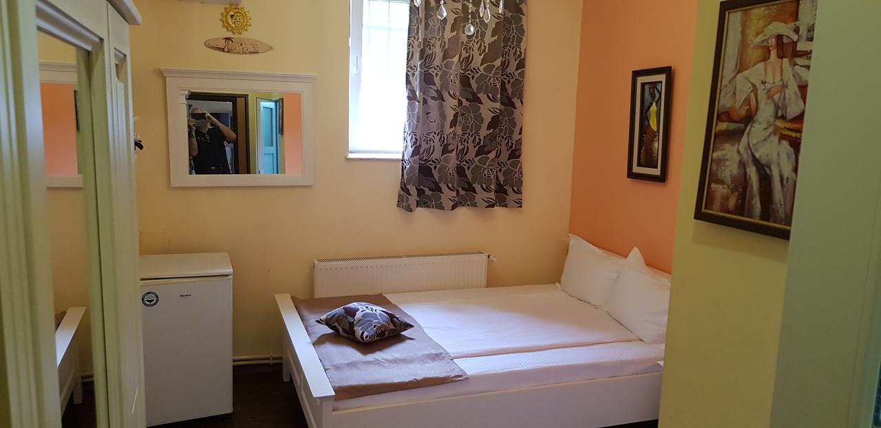 Hotel-Hostel Mignon Mamaia -Private Rooms With Free Parking Exterior photo