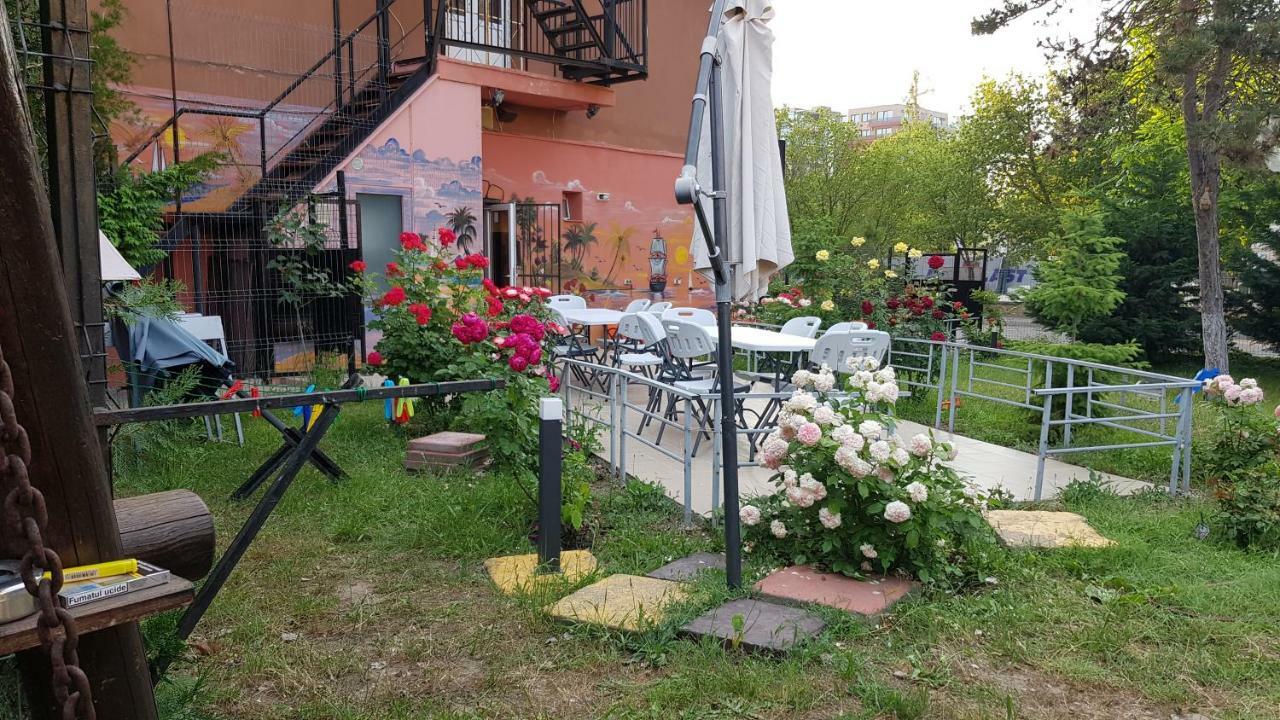 Hotel-Hostel Mignon Mamaia -Private Rooms With Free Parking Exterior photo